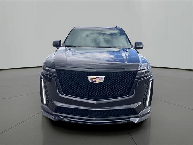 Certified 2024 Cadillac Escalade ESV V w/ Heavy-Duty Trailer Package image 7