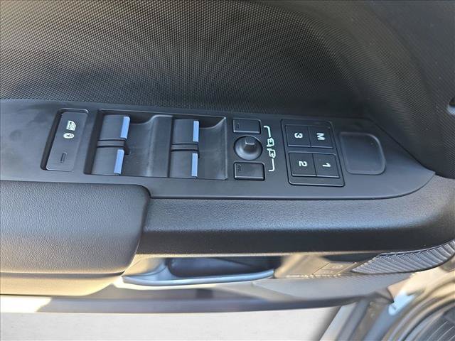 Used 2024 Land Rover Defender 110 Carpathian Edition AWD/4WD image 27
