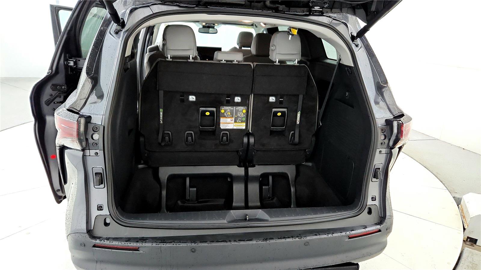 Used 2025 Toyota Sienna XLE w/ XLE Plus Package image 20