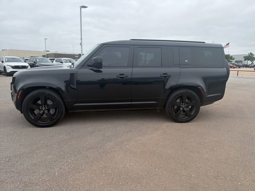 Used 2023 Land Rover Defender 130 X-Dynamic SE AWD/4WD image 2