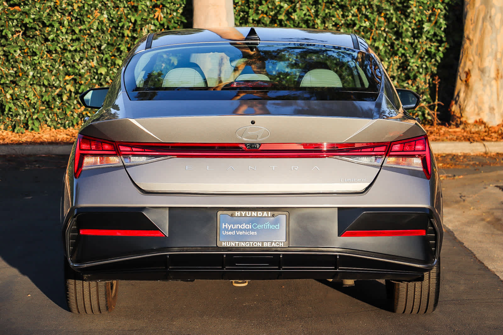 Certified 2025 Hyundai Elantra Limited FWD image 7