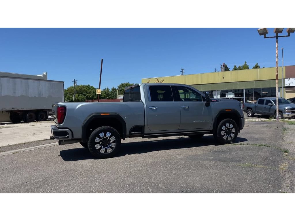 Used 2024 GMC Sierra 2500 Denali w/ Denali Reserve Package AWD/4WD image 3