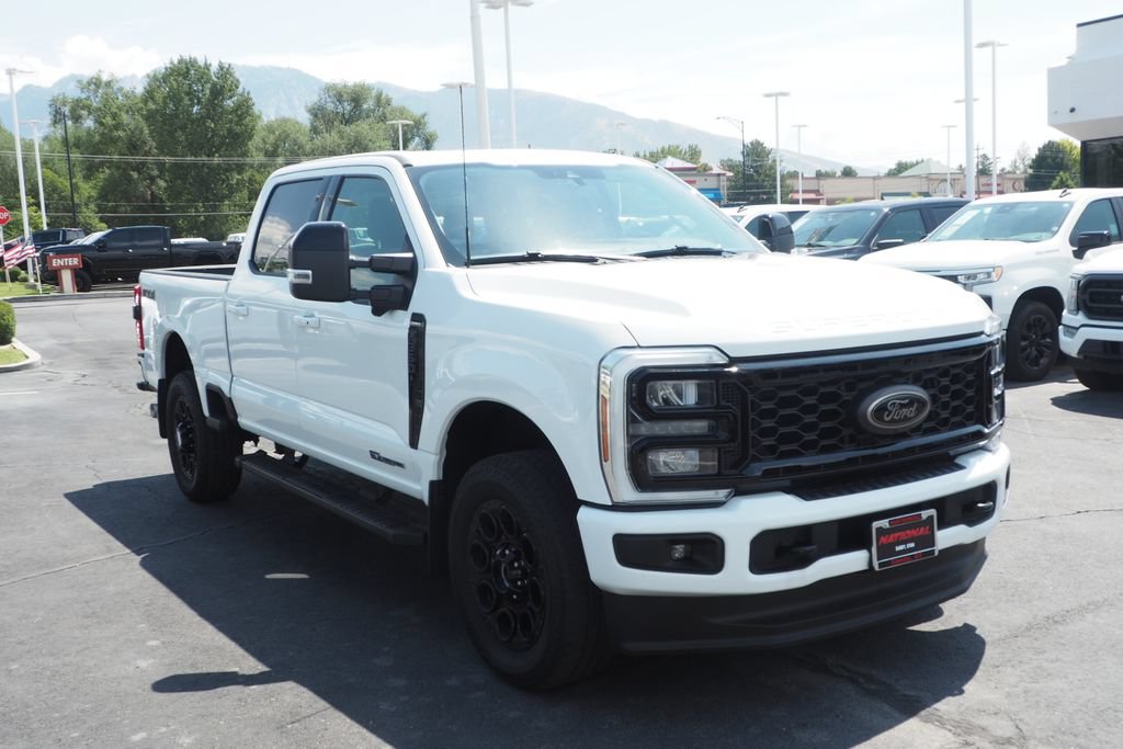 Used 2025 Ford F350 Lariat w/ Black Appearance Package AWD/4WD image 3