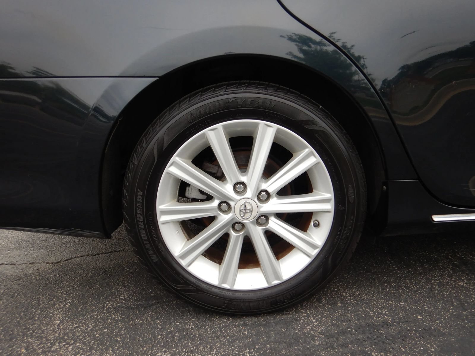 Used 2012 Toyota Camry XLE w/ Leather Pkg FWD image 30