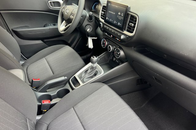 New 2026 Hyundai Venue SE FWD image 15
