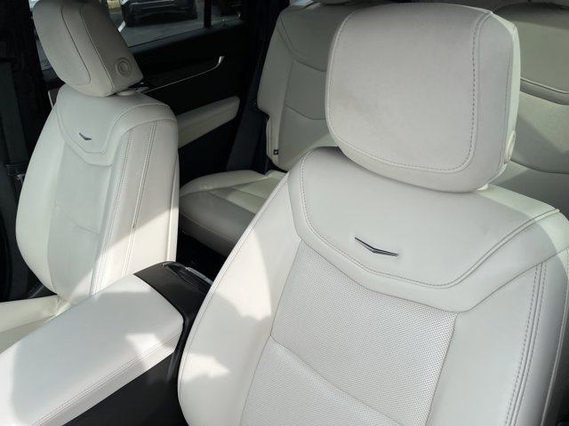 Used 2023 Cadillac XT6 Sport image 11