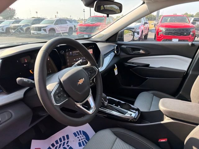 New 2026 Chevrolet Trax LT w/ LT Convenience Package FWD image 8