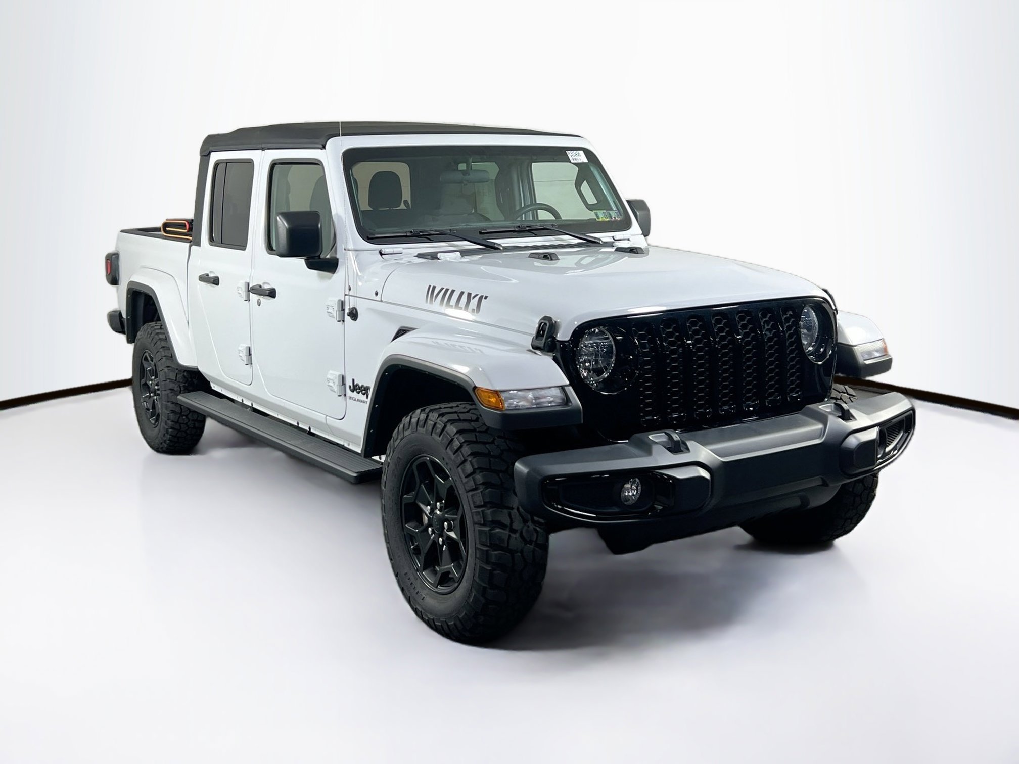 Used 2023 Jeep Gladiator Sport AWD/4WD image 3
