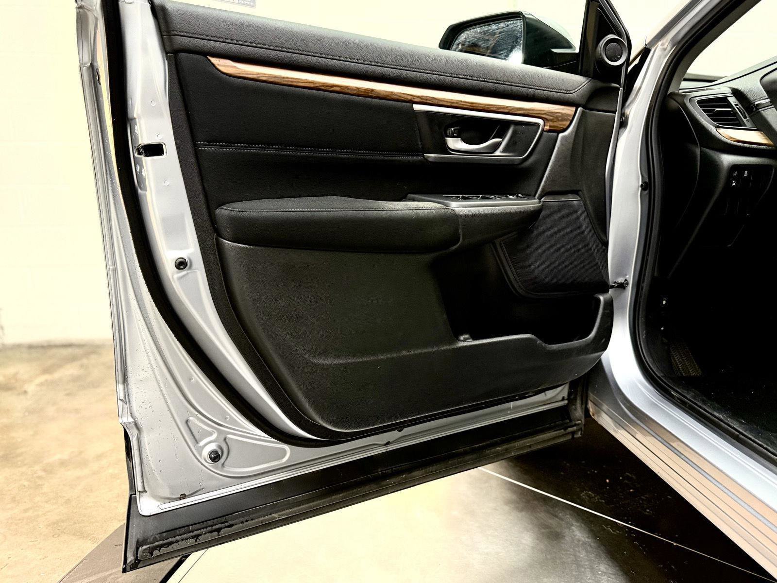 Used 2020 Honda CR-V EX image 11