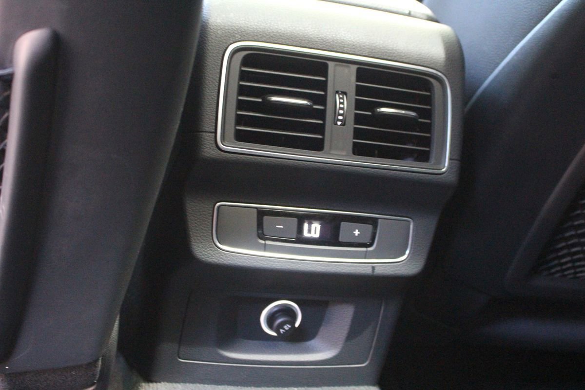 Used 2018 Audi SQ5 Prestige w/ Prestige Package AWD/4WD image 18