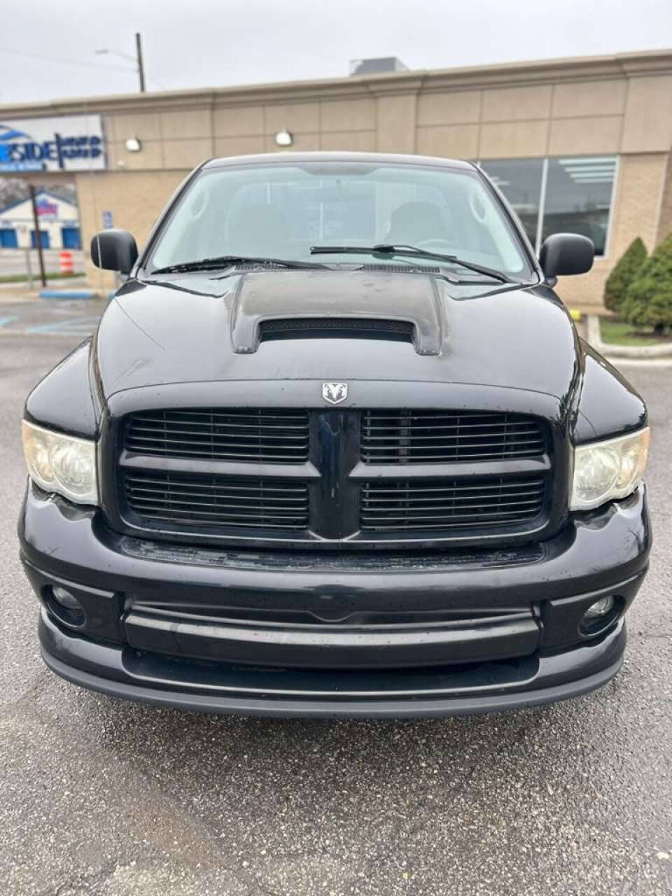 Used 2004 Dodge Ram 1500 Truck SLT w/ Sport Appearance Group image 2