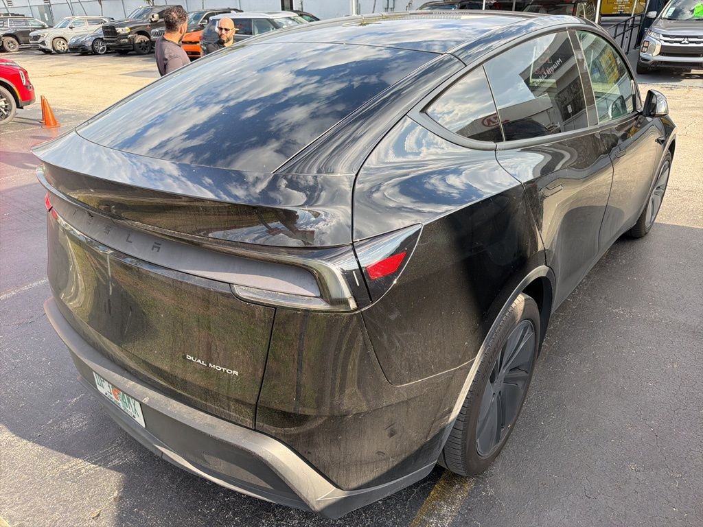 Used 2026 Tesla Model Y Long Range image 9