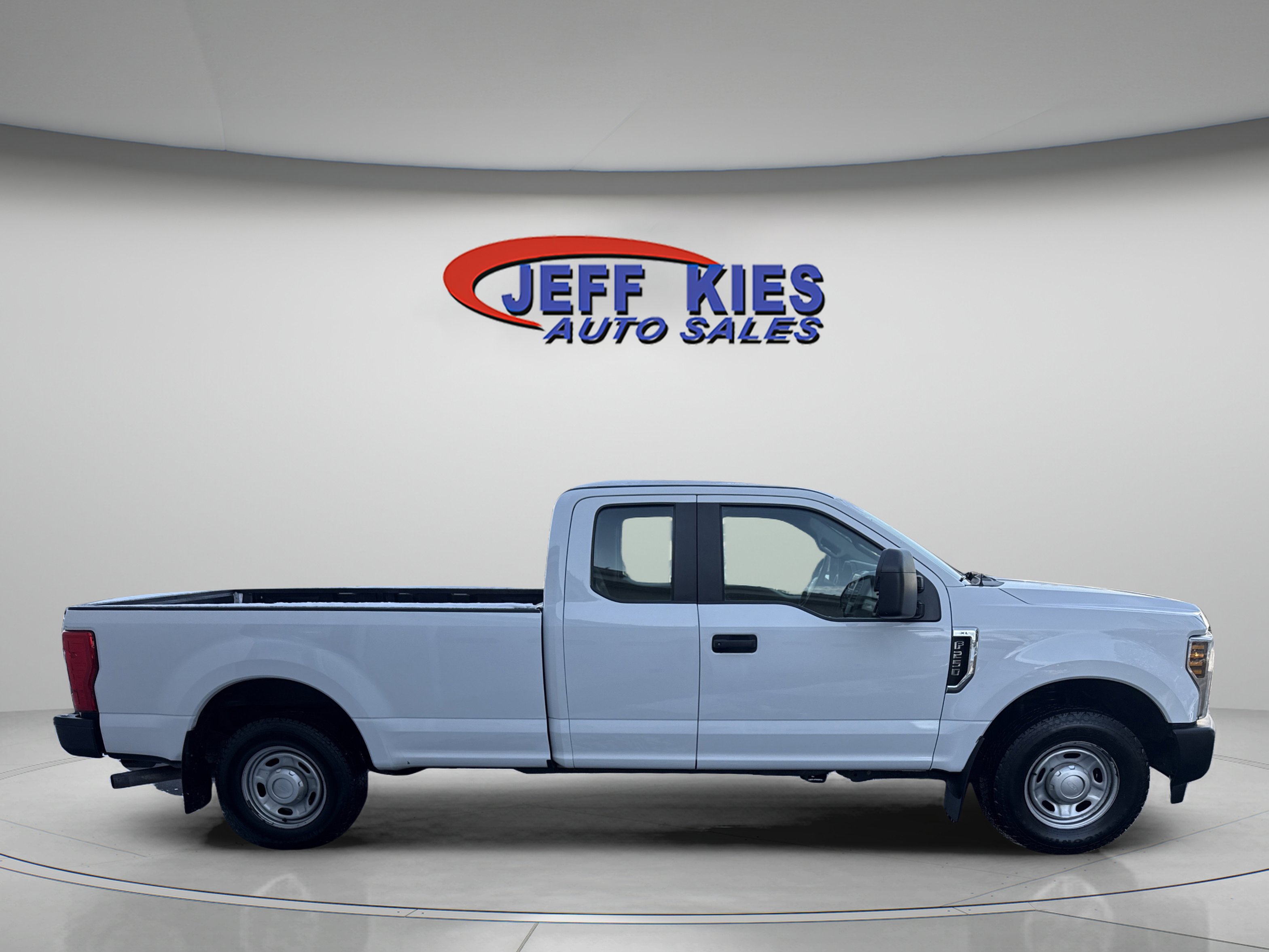 Used 2019 Ford F250 XL image 4