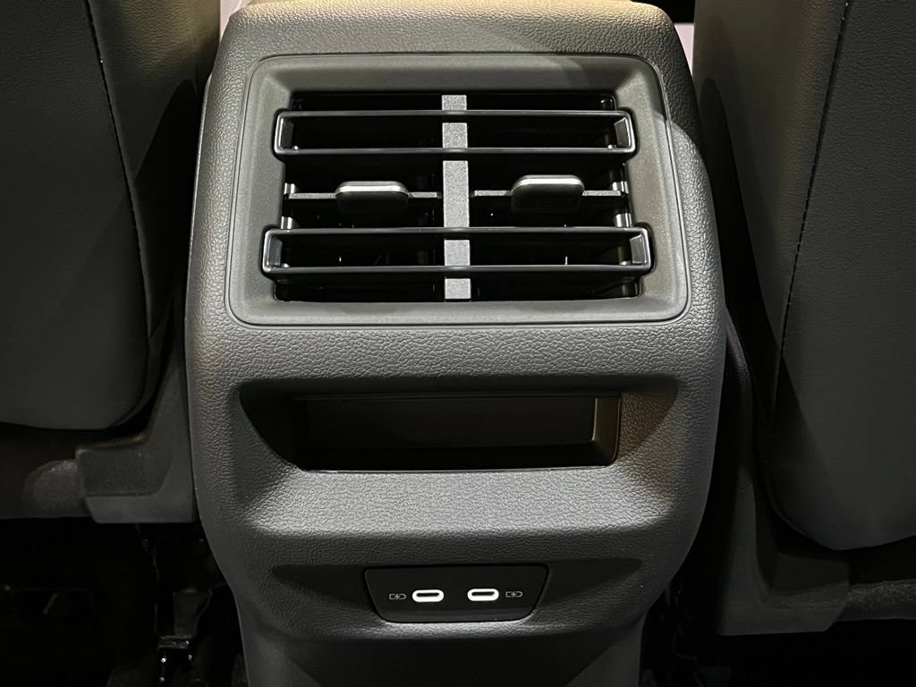 New 2026 Volkswagen Tiguan SE R-Line AWD/4WD image 24