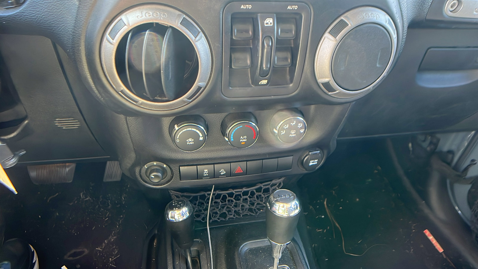 Used 2015 Jeep Wrangler Unlimited Sport w/ Quick Order Package 24S image 31