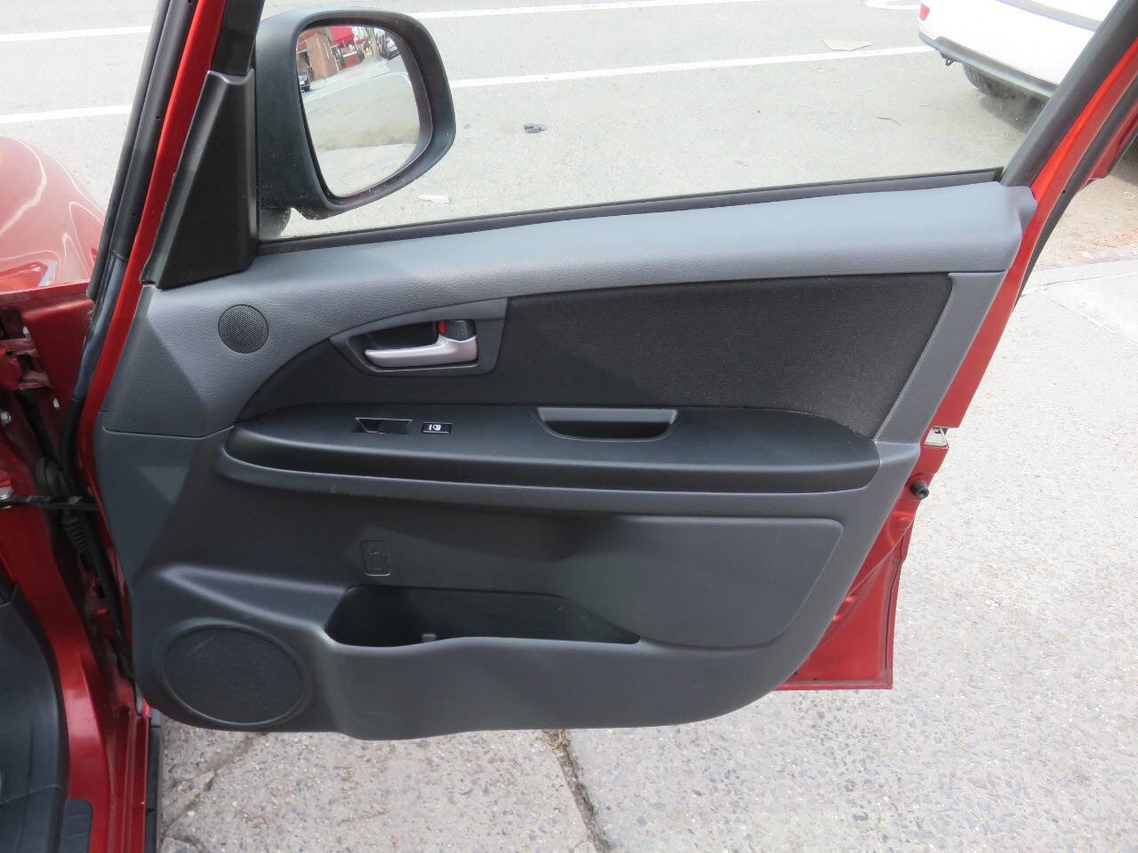 Used 2008 Suzuki SX4 AWD Hatchback w/ Touring Pkg image 25