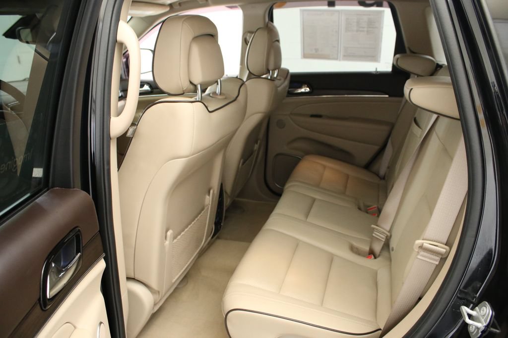 Used 2021 Jeep Grand Cherokee Overland AWD/4WD image 27