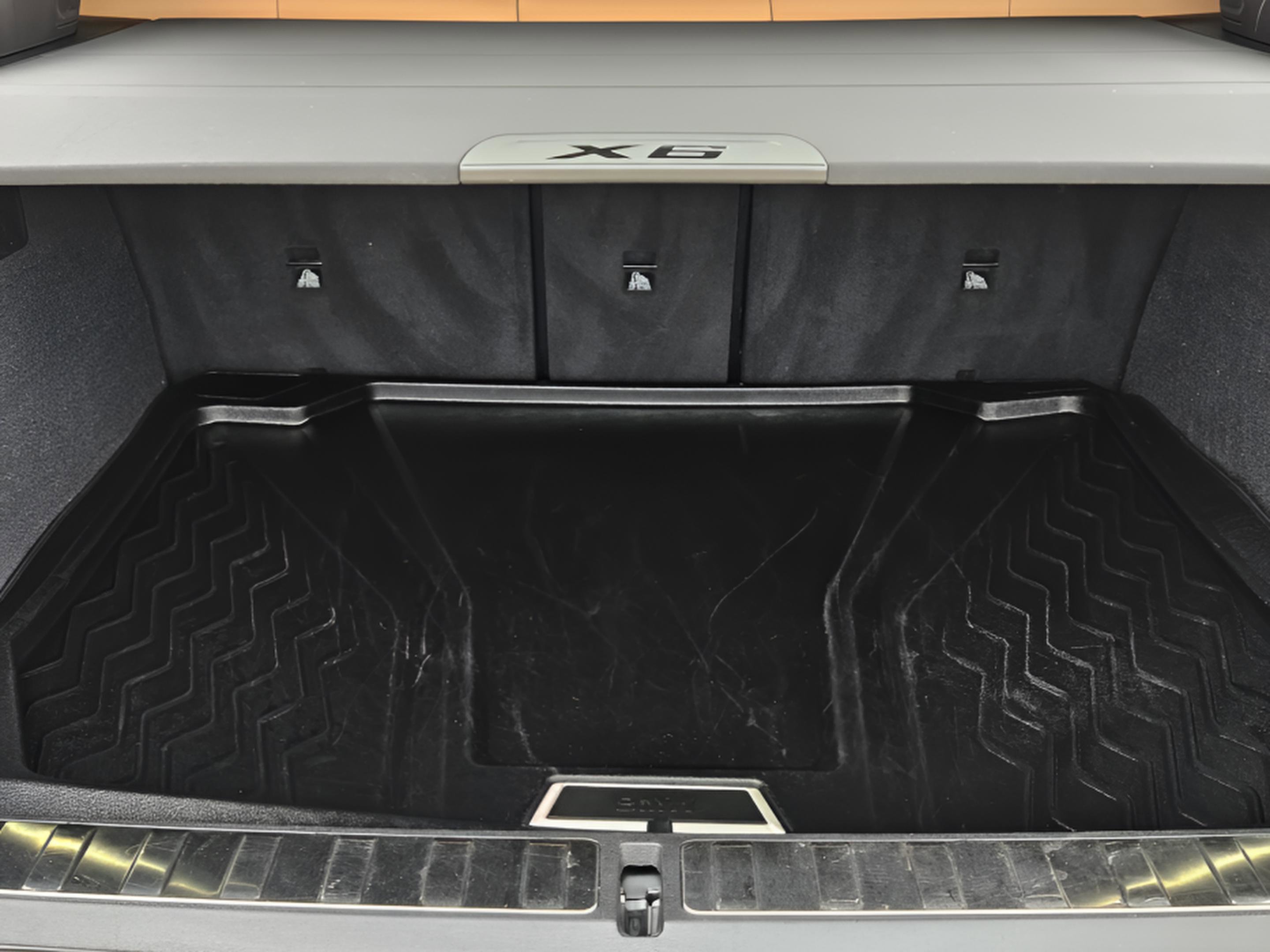 Used 2024 BMW X6 xDrive40i w/ Premium Package image 32