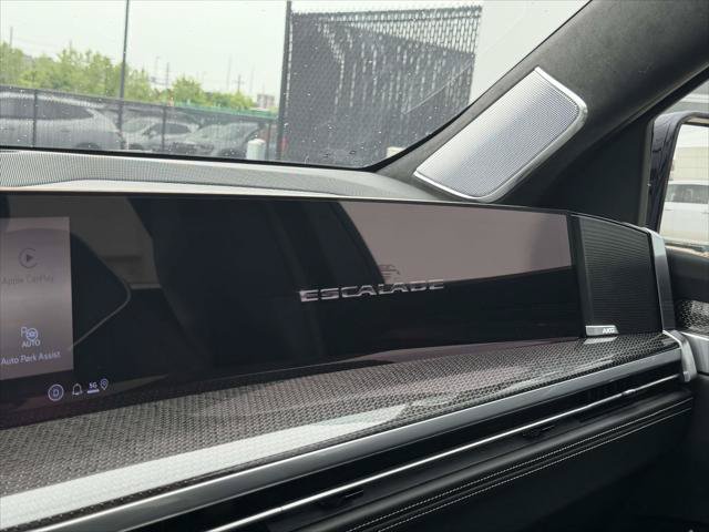 Used 2025 Cadillac Escalade ESV V AWD/4WD image 34