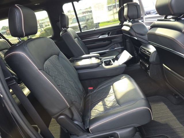 Used 2025 Jeep Grand Wagoneer L Series III w/ Quick Order Packagew 28T AWD/4WD image 39