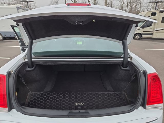 Used 2017 Chrysler 300 C Platinum image 30