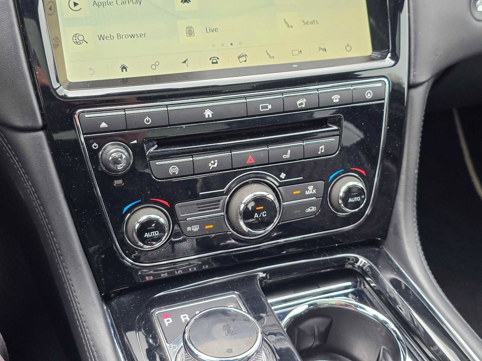 Used 2019 Jaguar XJ L Portfolio RWD image 25