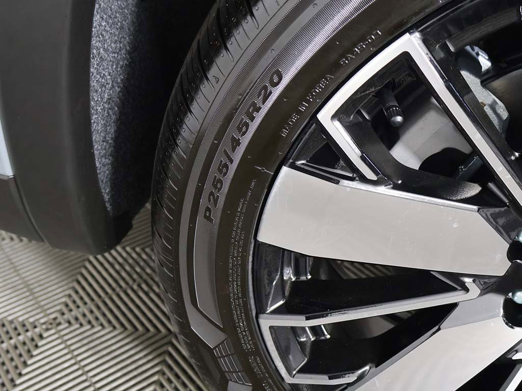 New 2025 Mitsubishi Outlander SE image 25