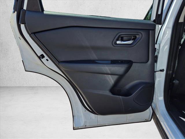 Used 2024 Nissan Rogue SV FWD image 15