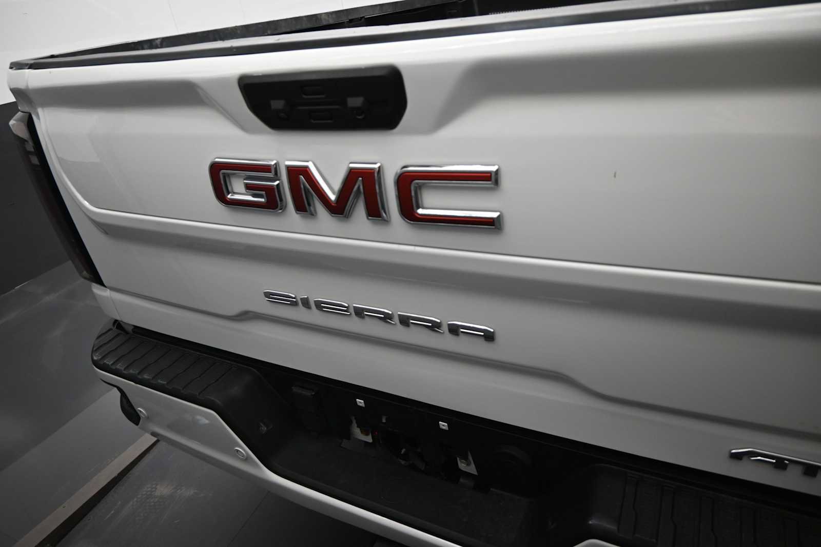 Used 2024 GMC Sierra 2500 AT4 w/ AT4 Premium Plus Package AWD/4WD image 40