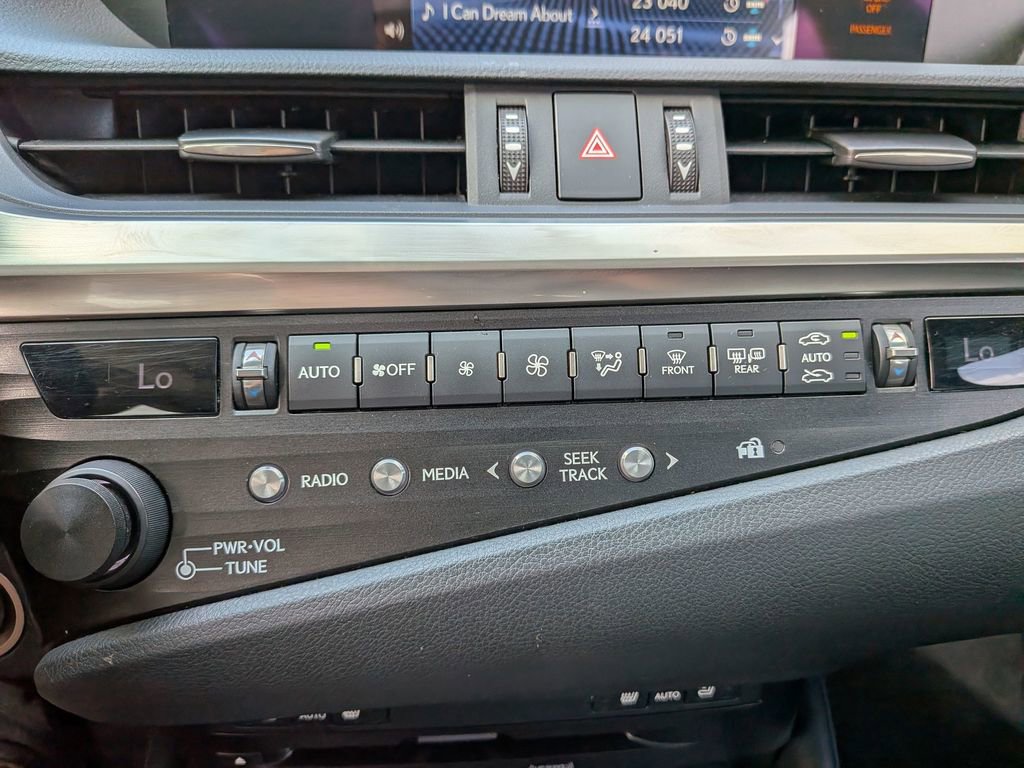 Used 2020 Lexus ES 350 w/ Premium Package image 33