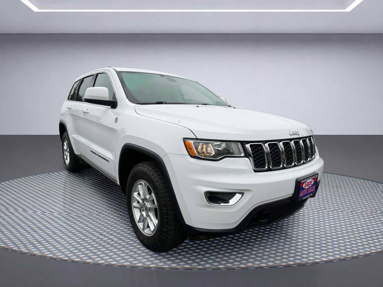 Used 2018 Jeep Grand Cherokee Laredo AWD/4WD image 13