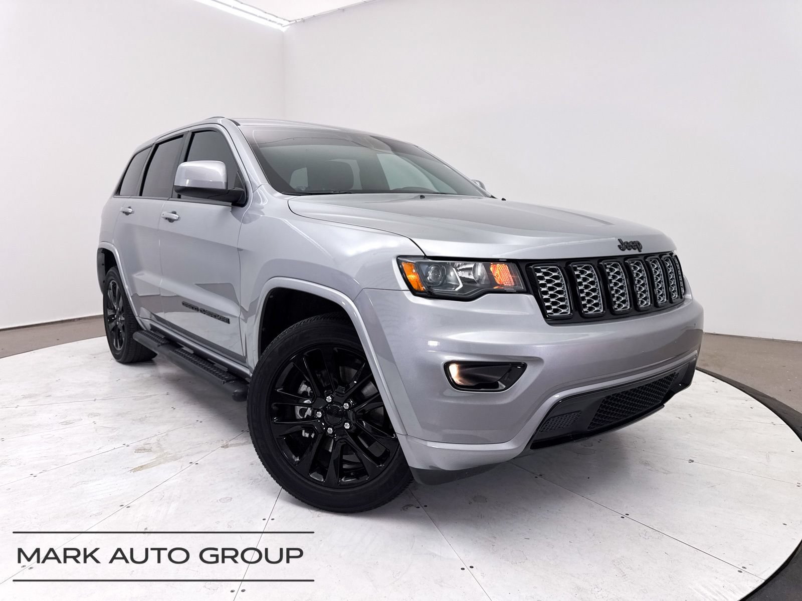 Used 2021 Jeep Grand Cherokee Laredo X AWD/4WD video 1