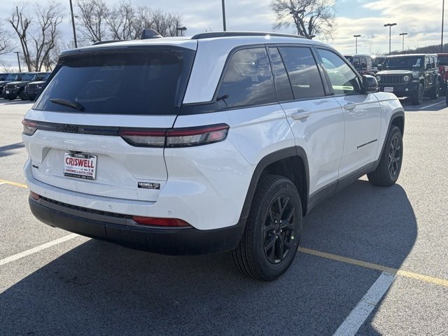 New 2026 Jeep Grand Cherokee Laredo image 8