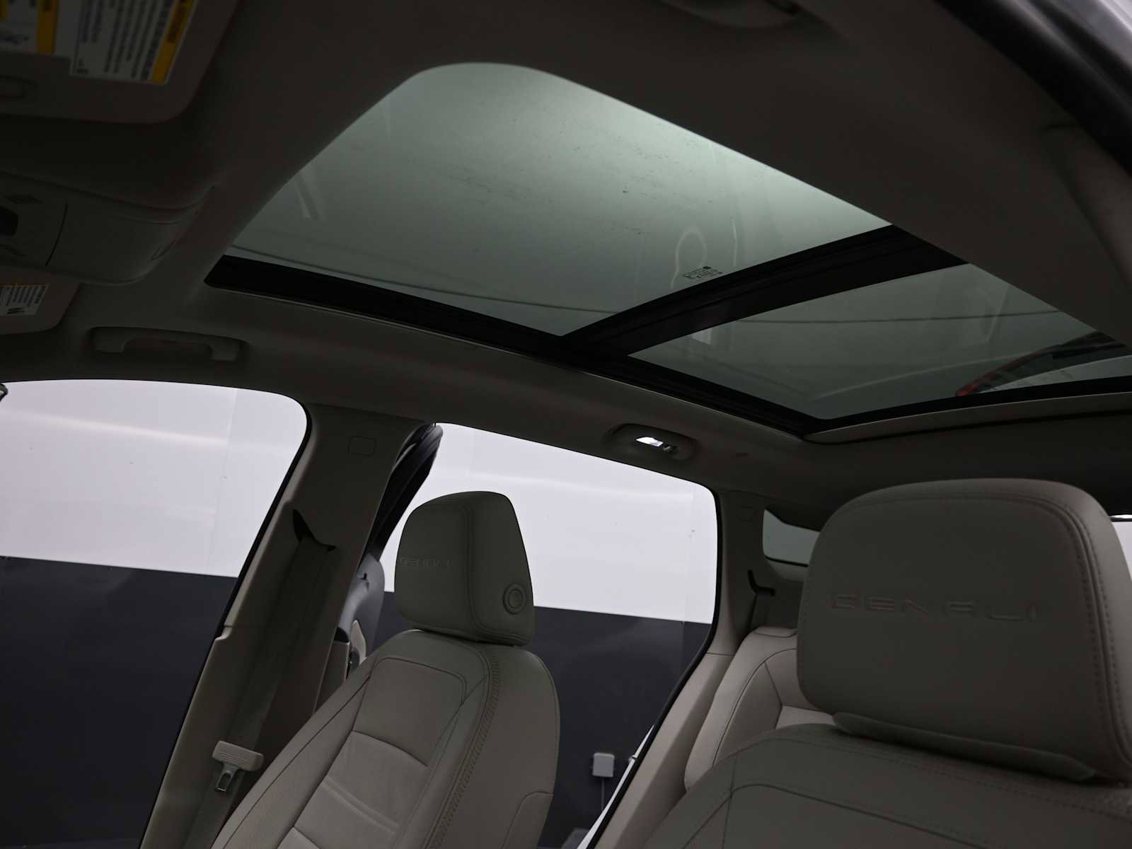 Used 2024 GMC Terrain Denali w/ Denali Premium Package image 11