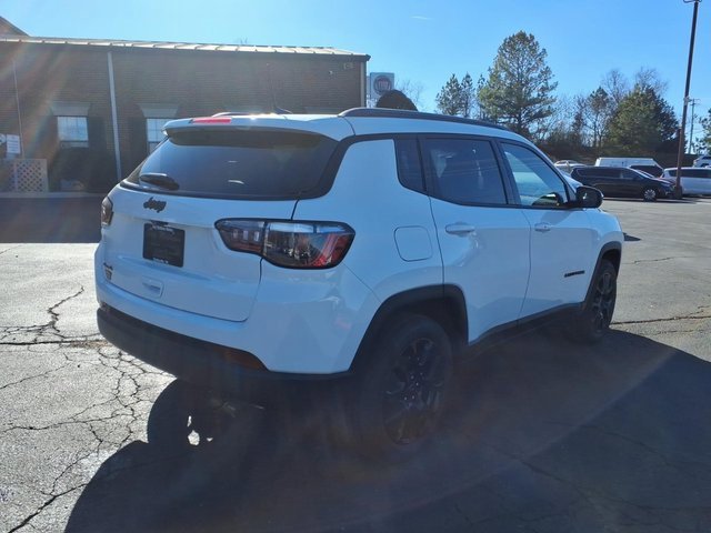 New 2026 Jeep Compass Latitude image 3