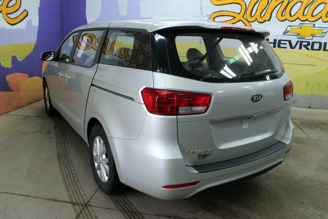 Used 2018 Kia Sedona L image 6