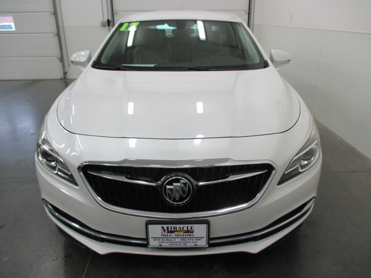 Used 2017 Buick LaCrosse Preferred image 8