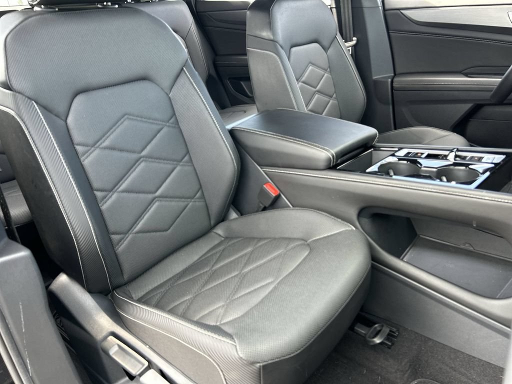 Used 2024 Volkswagen Atlas Cross Sport SE FWD image 27