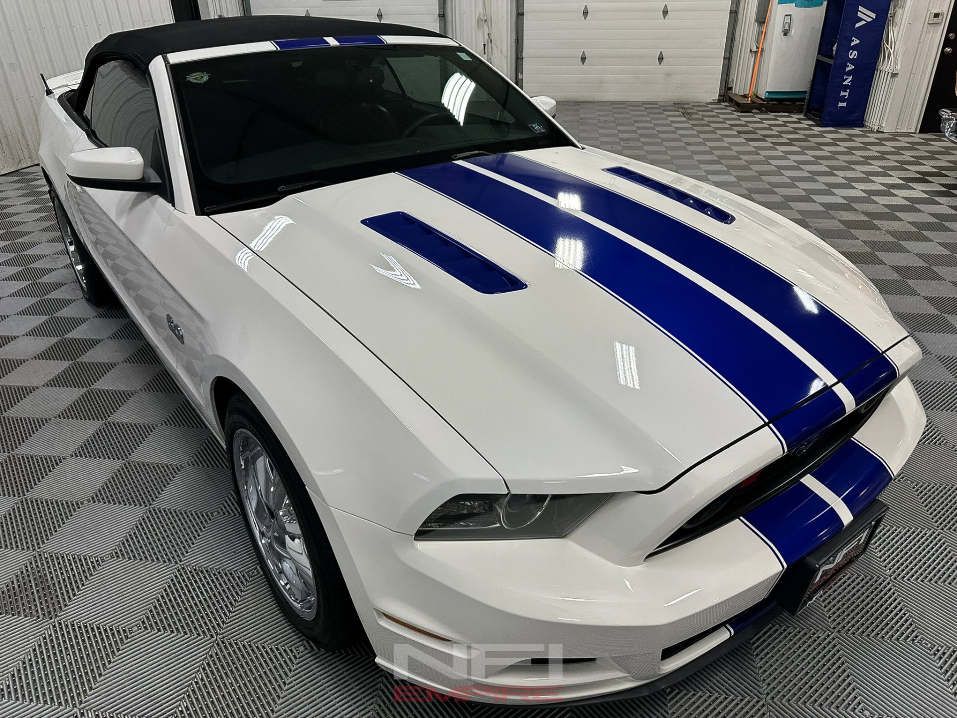 Used 2013 Ford Mustang GT Premium w/ Security Pkg image 10