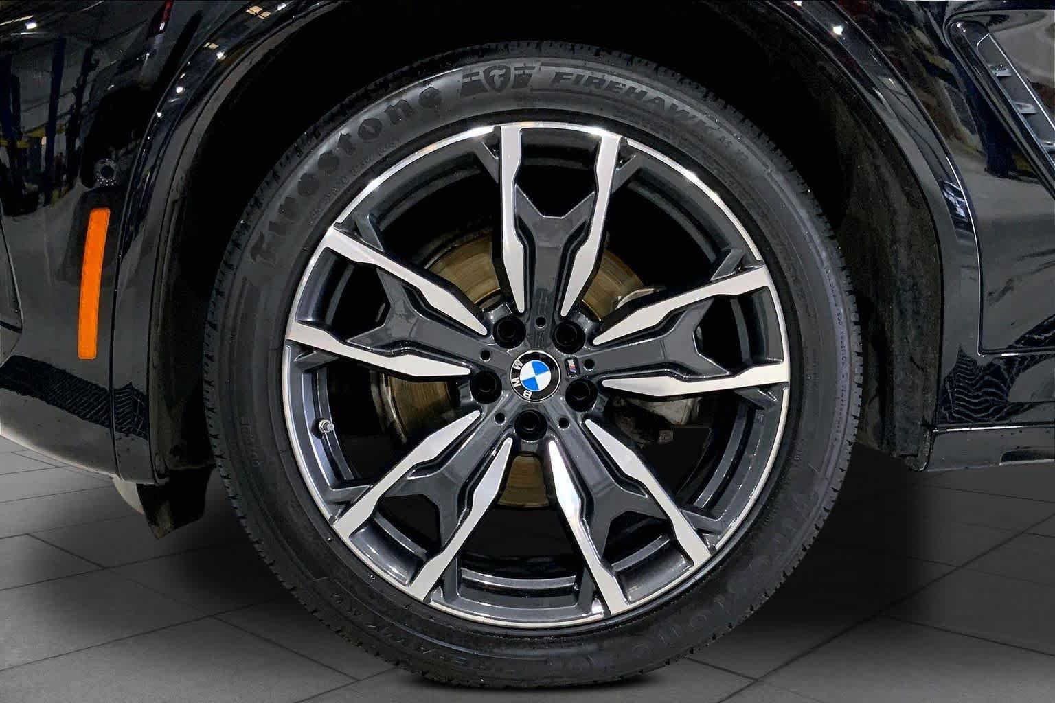 Used 2024 BMW X4 xDrive30i w/ Premium Package AWD/4WD image 11
