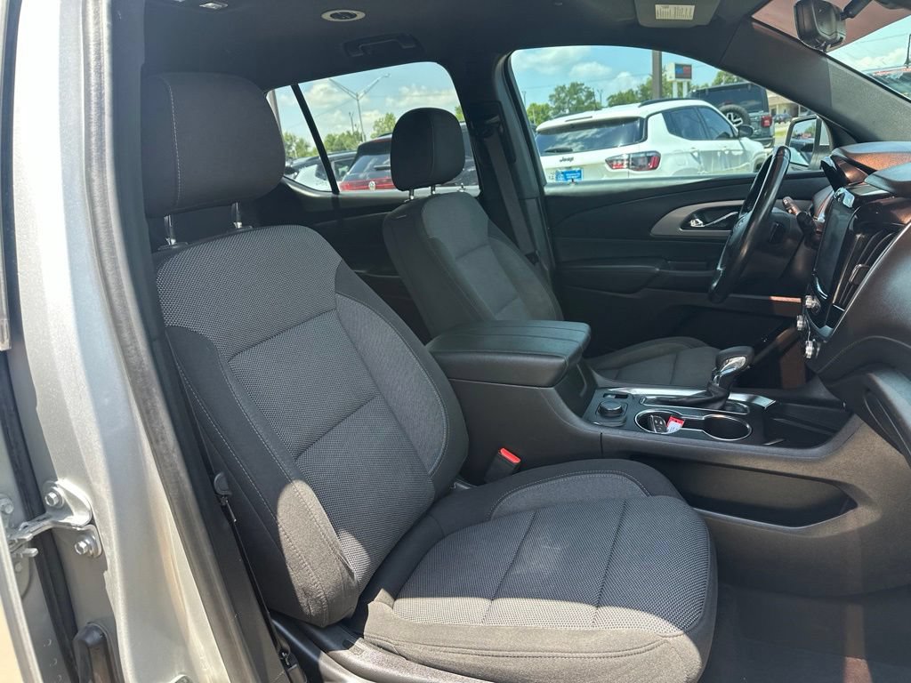 Used 2022 Chevrolet Traverse LT FWD image 27