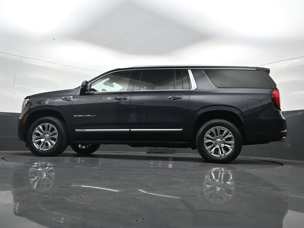 Used 2025 GMC Yukon XL Denali AWD/4WD image 31