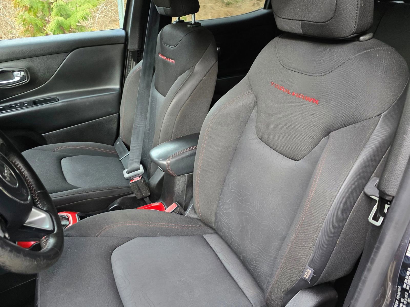 Used 2016 Jeep Renegade Trailhawk AWD/4WD image 21