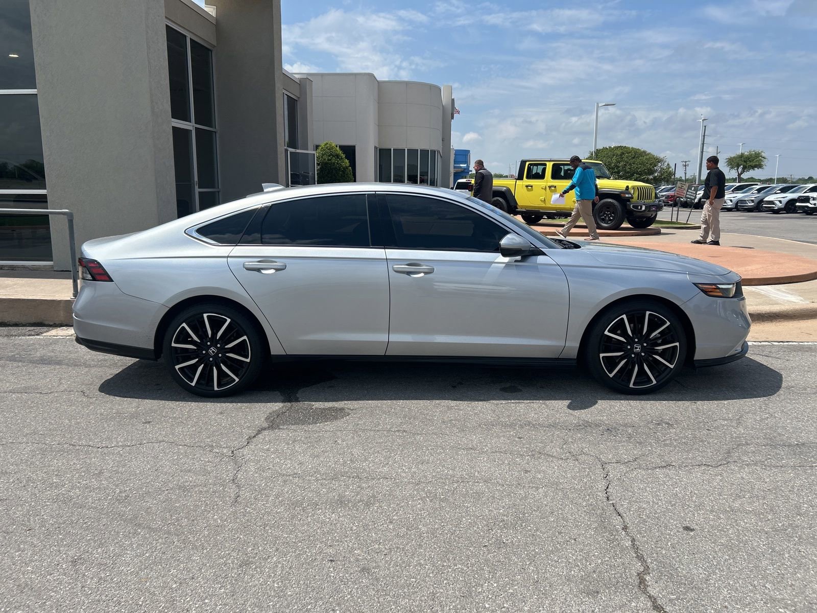 Used 2024 Honda Accord Touring image 4