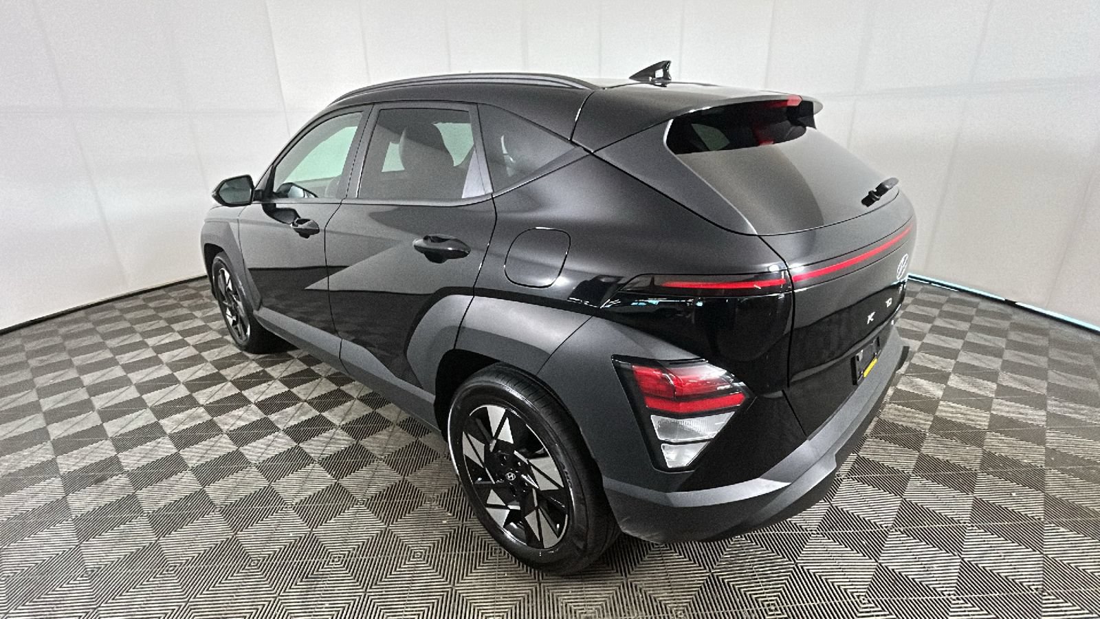 Used 2025 Hyundai Kona SEL FWD image 5