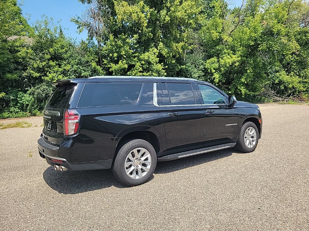 Used 2023 Chevrolet Suburban Premier AWD/4WD image 11