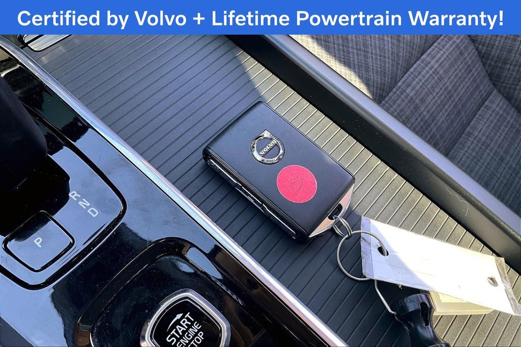 Used 2023 Volvo XC60 B5 Core image 13