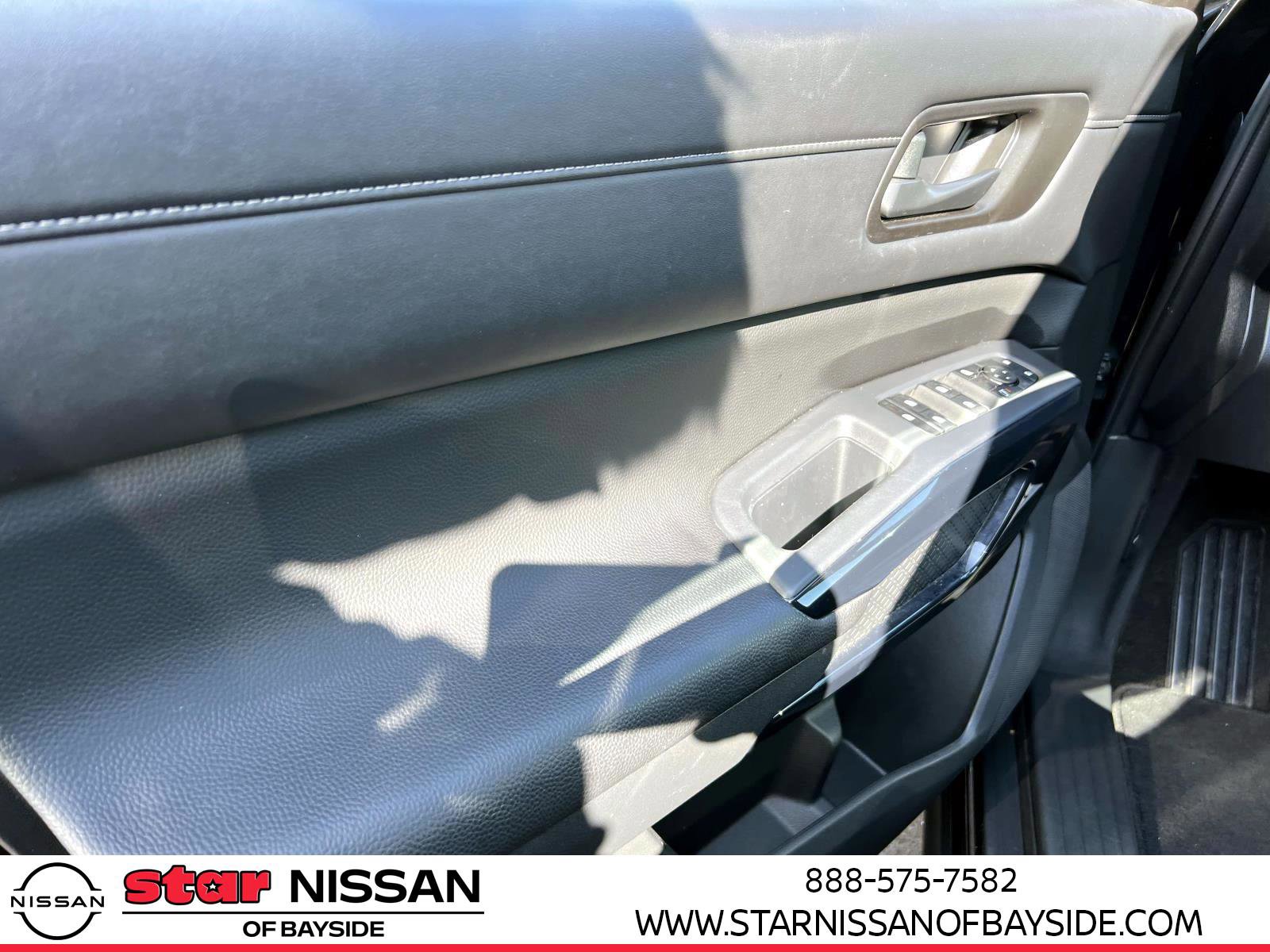 Used 2024 Nissan Pathfinder S image 13