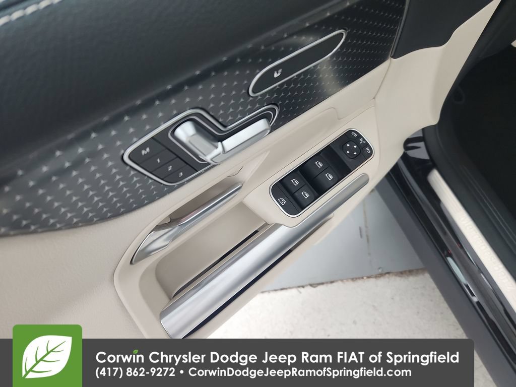 Used 2025 Mercedes-Benz GLA 250 4MATIC image 20