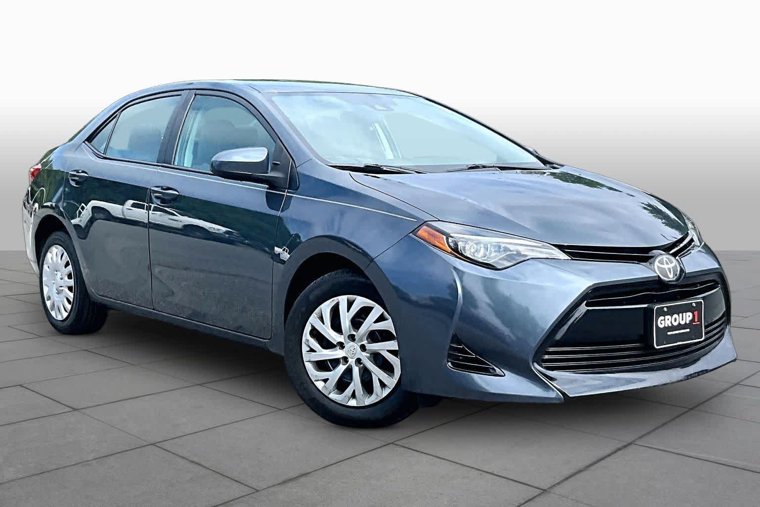 Used 2018 Toyota Corolla LE FWD image 3